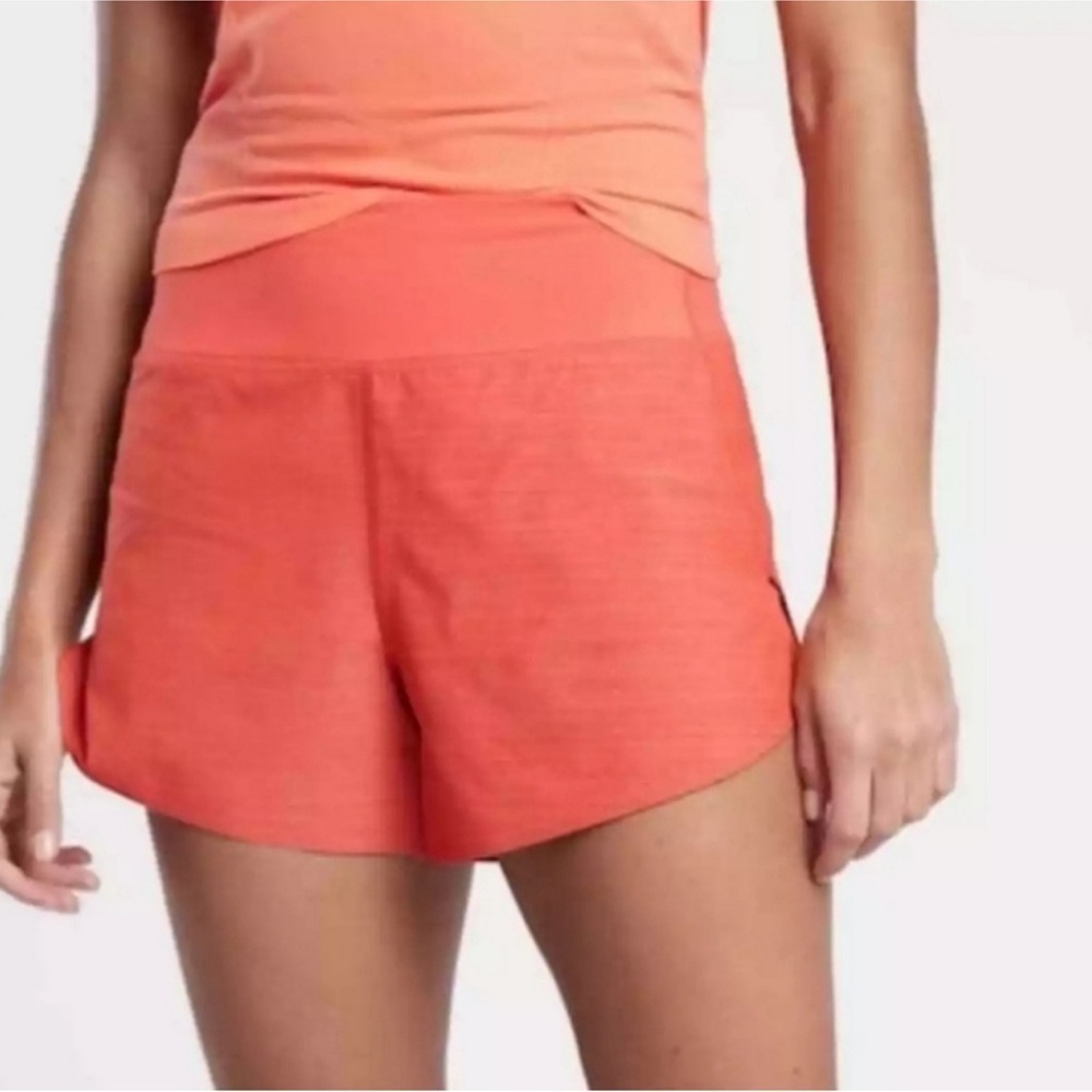 Athleta Run With It 3.5” Textured Shorts Salmon Coral Size M